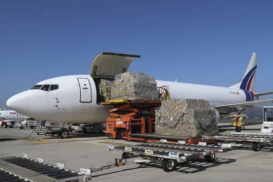 Canarias recibe dos nuevos aviones con suministros sanitarios (Foto TA)